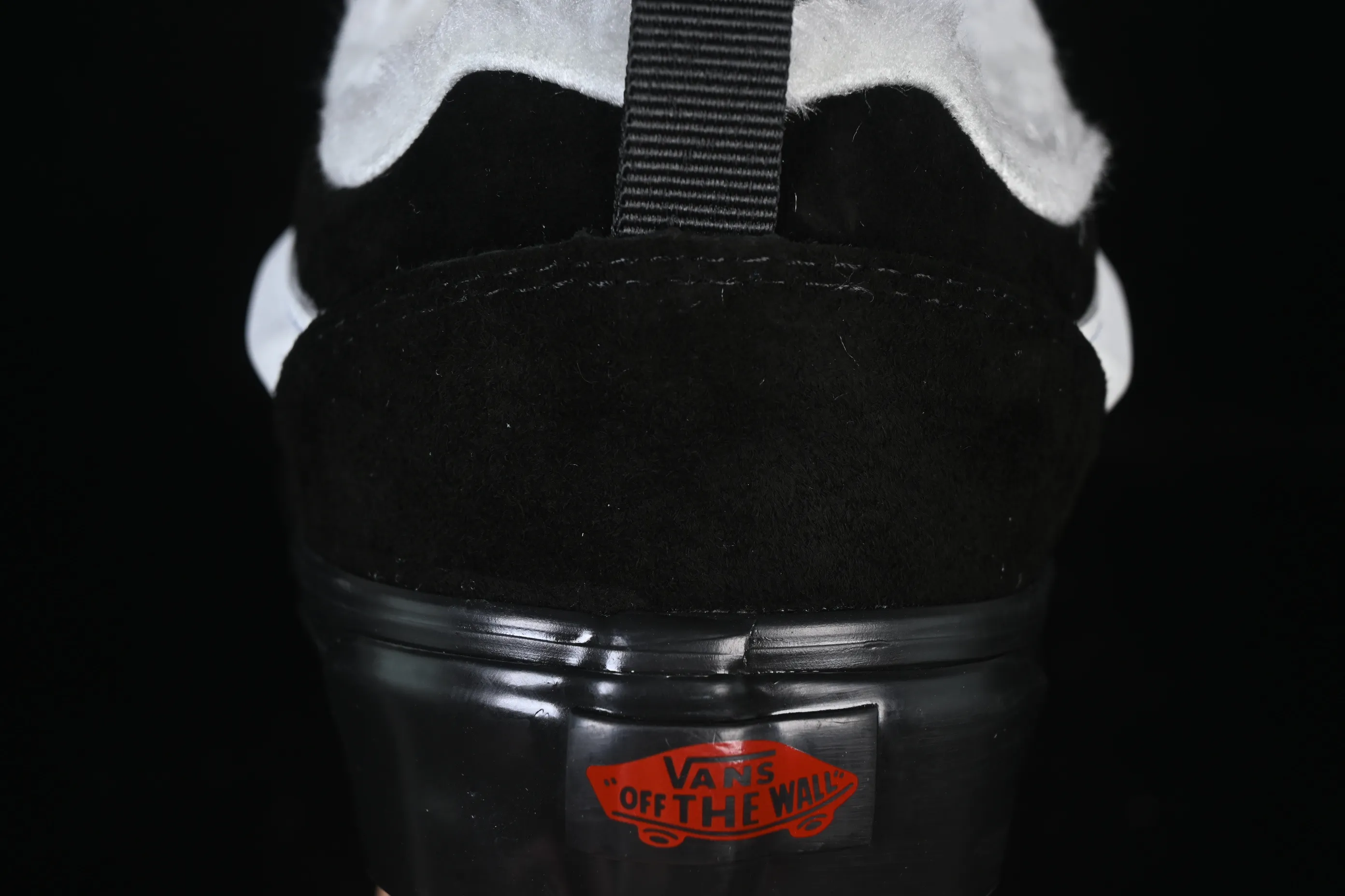 All categories Vans Vans series Vans Low Vans low-top Vans Knu Skool Vans plus velvet low-top casual skateboard shoes VN0009QCBMA
